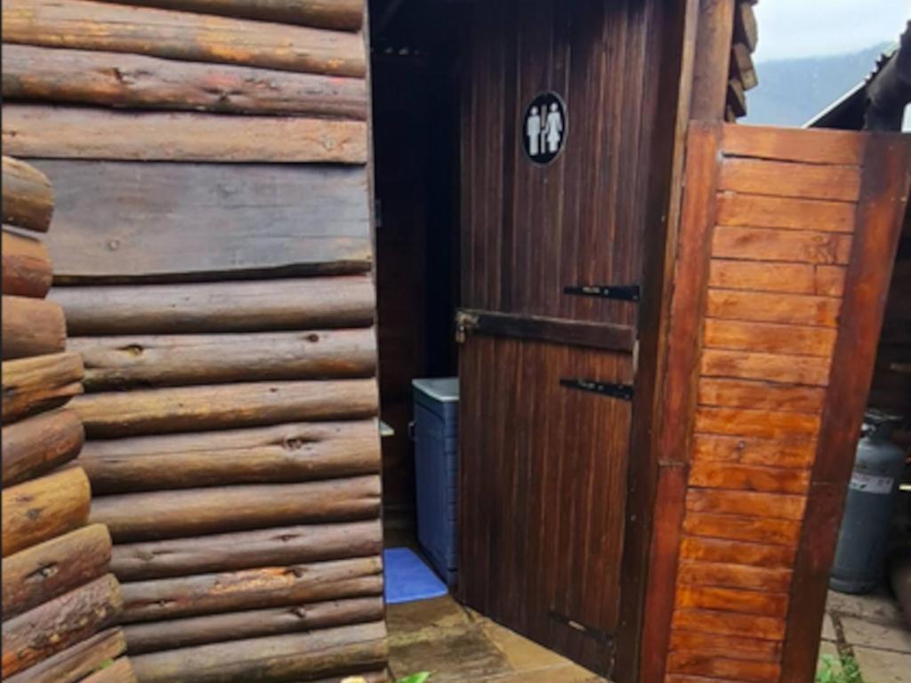 Tsitsikamma Wolf Sanctuary Eco Cabins & Teepees Stormsrivier Oda fotoğraf